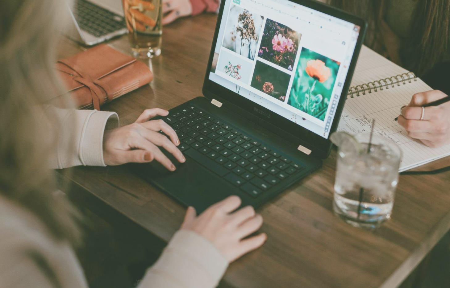 Herramientas de análisis financiero y reportes personalizados